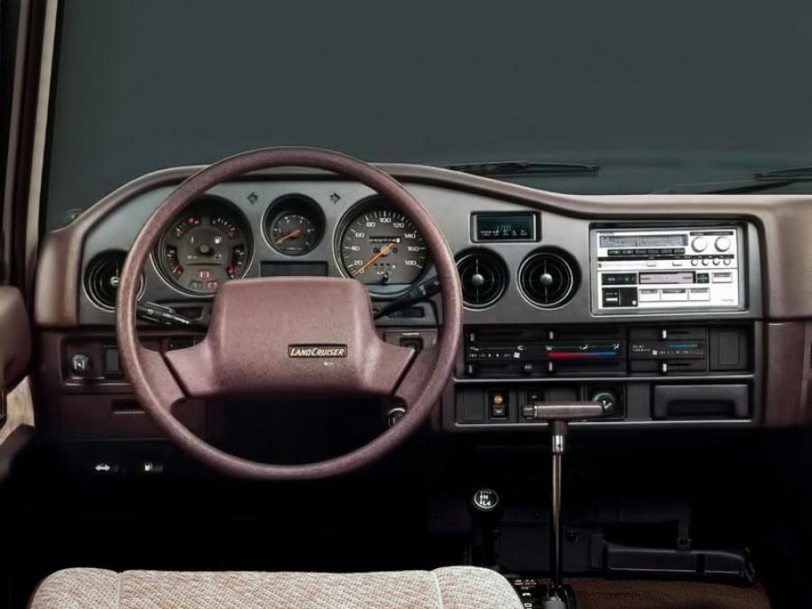  Toyota Land Cruiser 60 VX 1987 года  (фото 3 из 7)